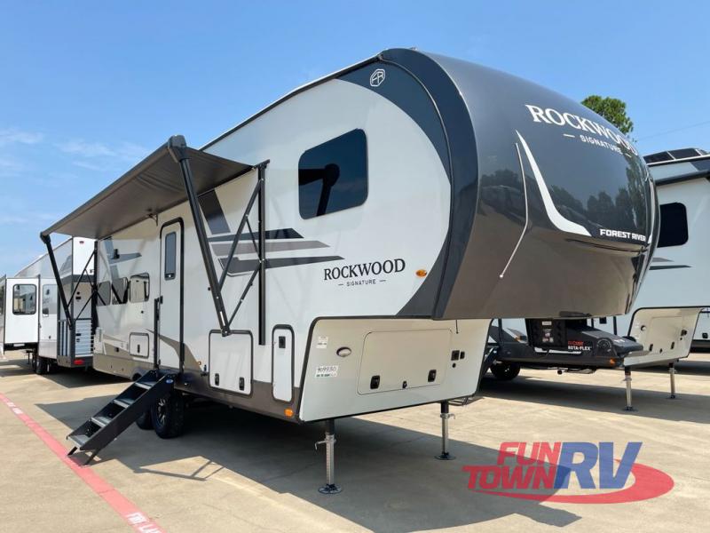 RV listing image