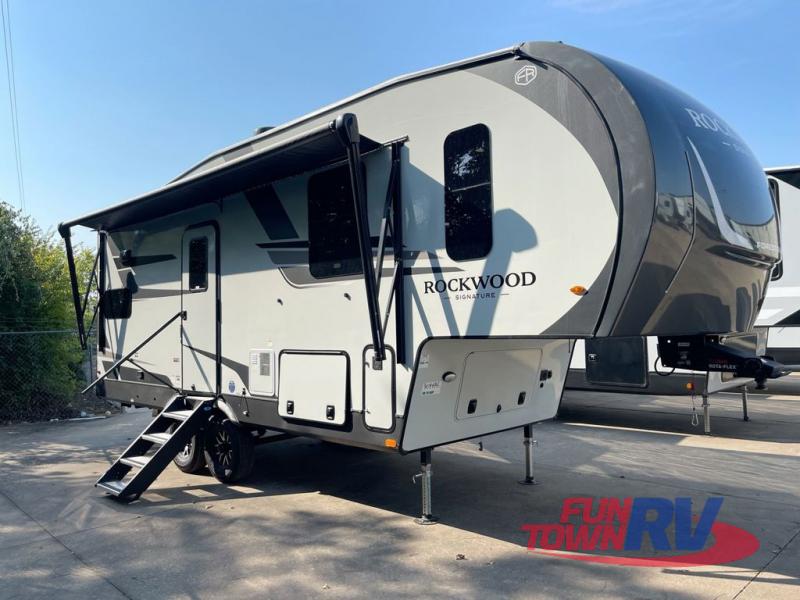 RV listing image