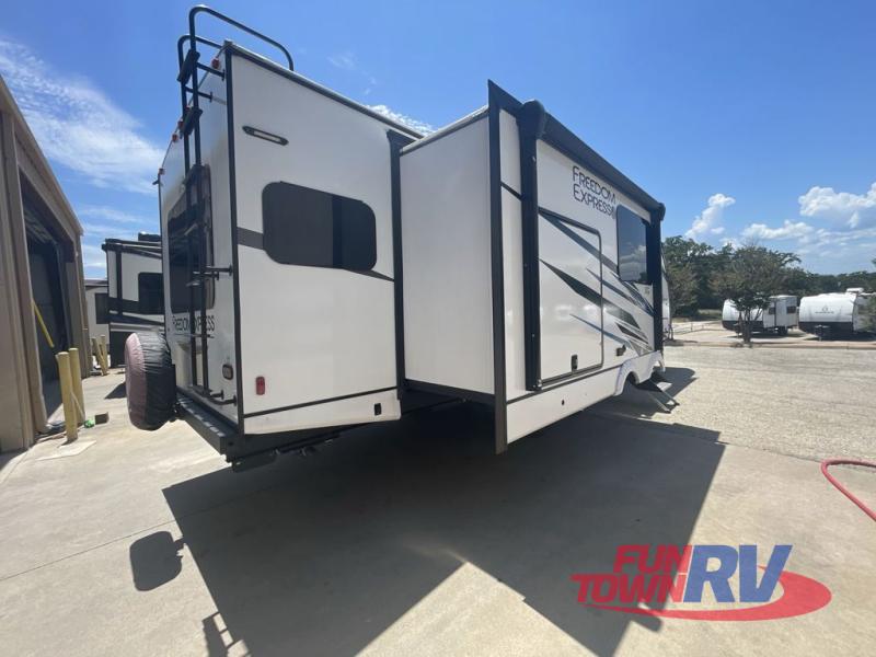 RV listing image