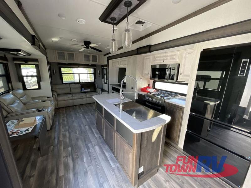 RV listing image