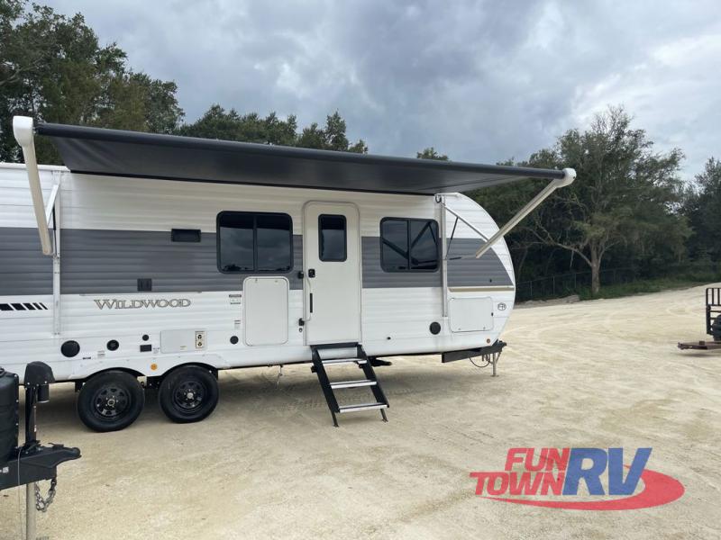 RV listing image