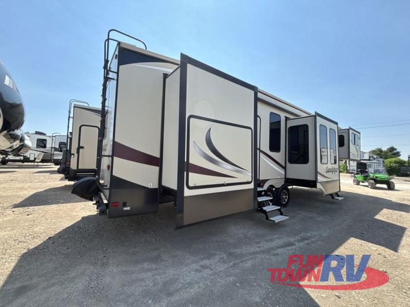 RV listing image
