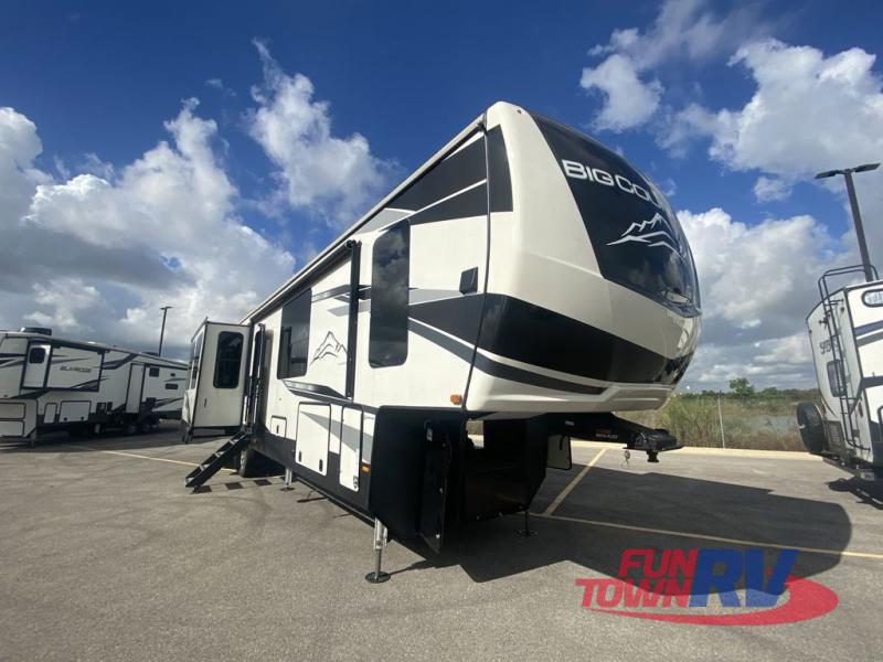 RV listing image