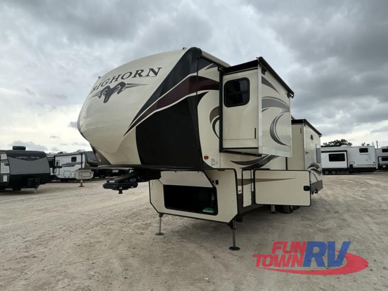 RV listing image