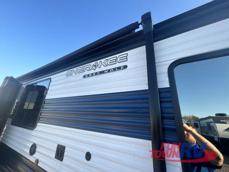 RV listing image