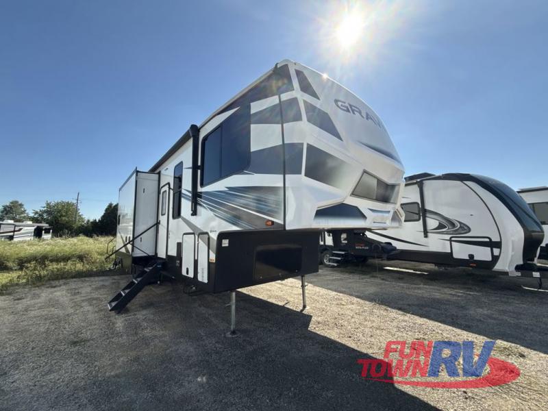 RV listing image