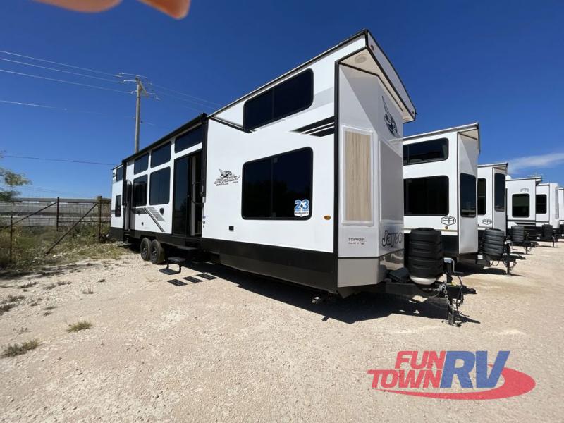 RV listing image