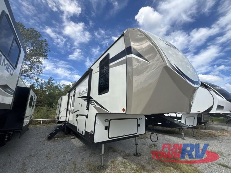 RV listing image