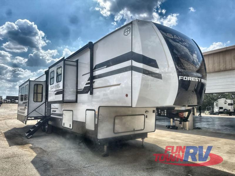 RV listing image