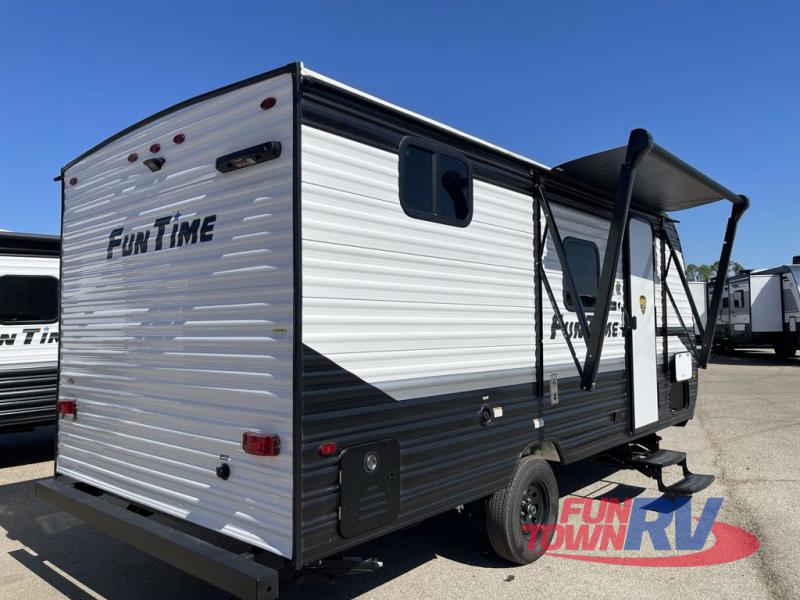 RV listing image