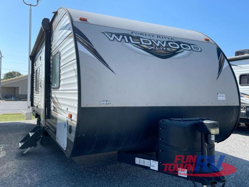 Used 2019 Forest River RV Wildwood X-Lite 241QBXL Travel Trailer at Fun ...