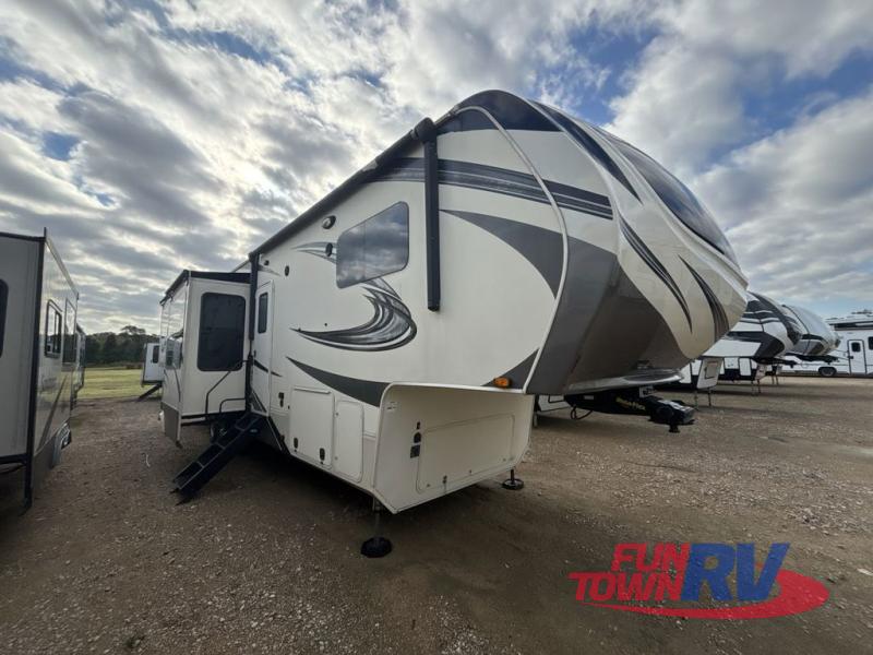 RV listing image