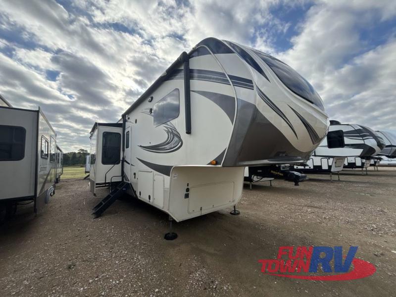 RV listing image