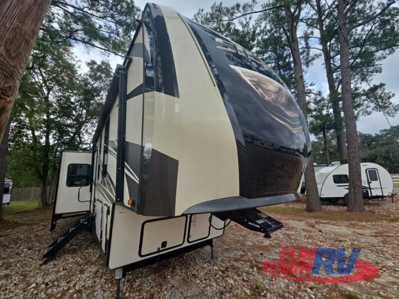 RV listing image