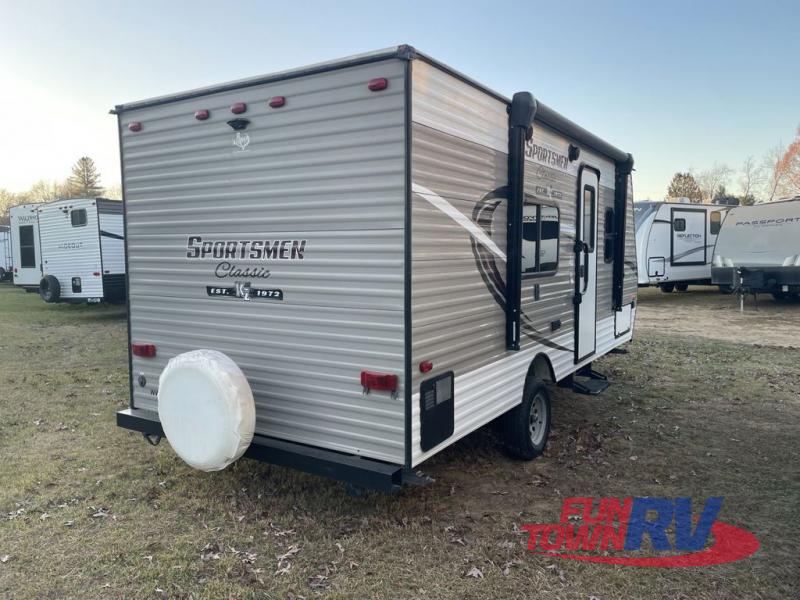 RV listing image