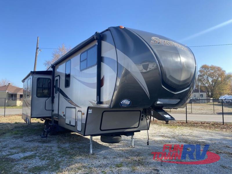 RV listing image