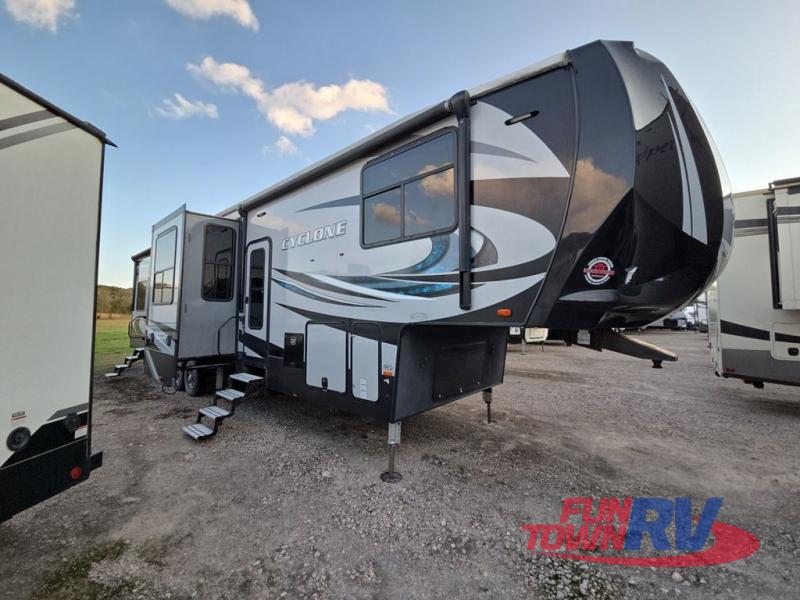 RV listing image