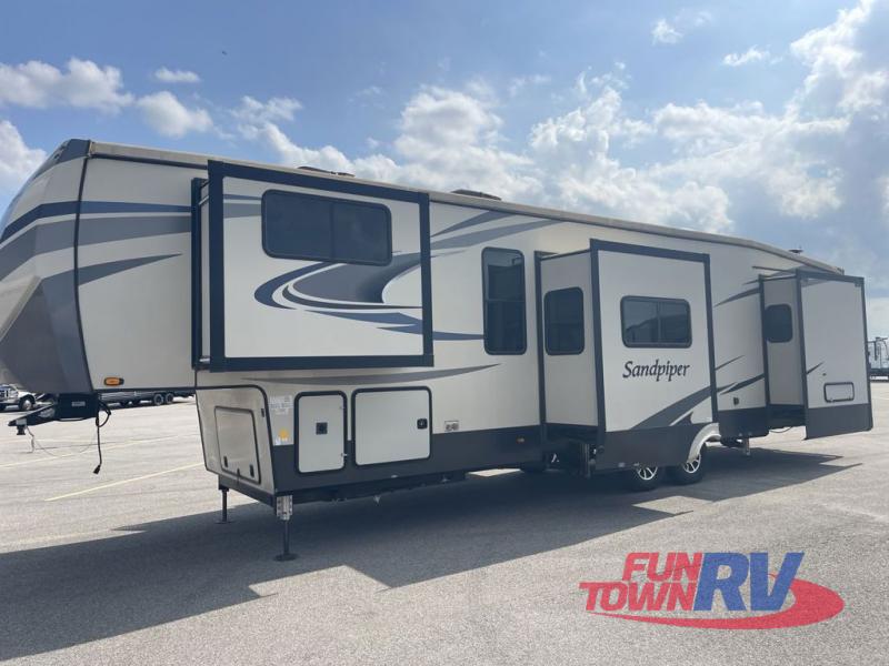 RV listing image