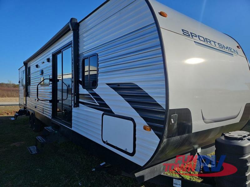 RV listing image