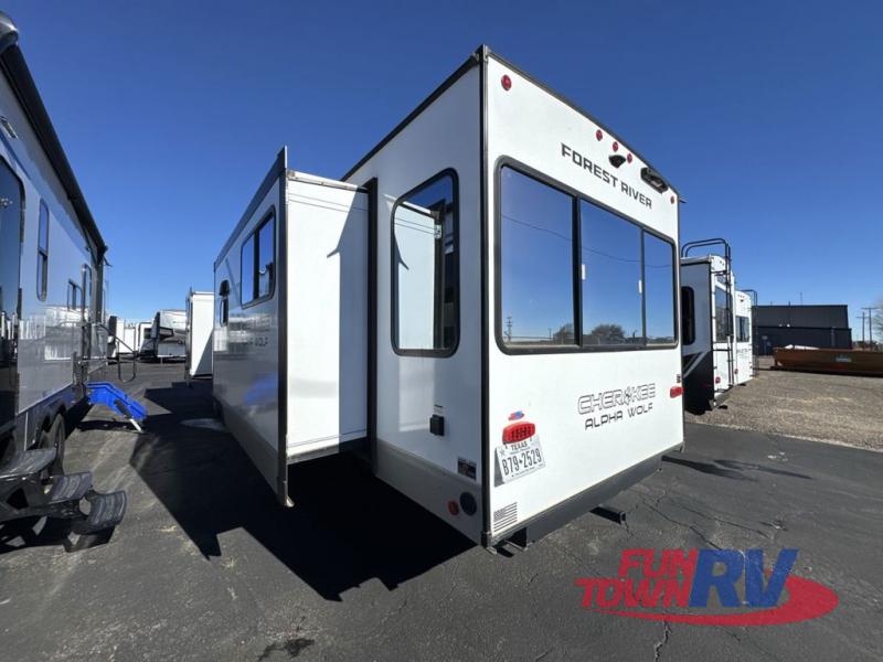 RV listing image