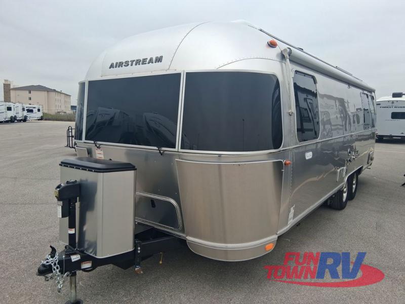 RV listing image