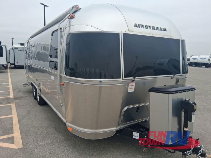 RV listing image