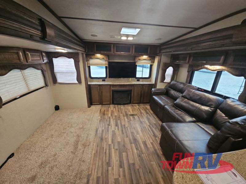 RV listing image