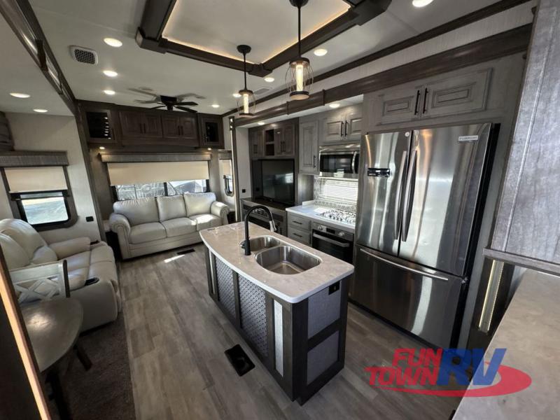 RV listing image