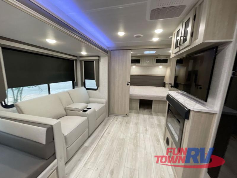 New 2024 EAST TO WEST Alta 3150KBH Travel Trailer at Fun Town RV | San ...