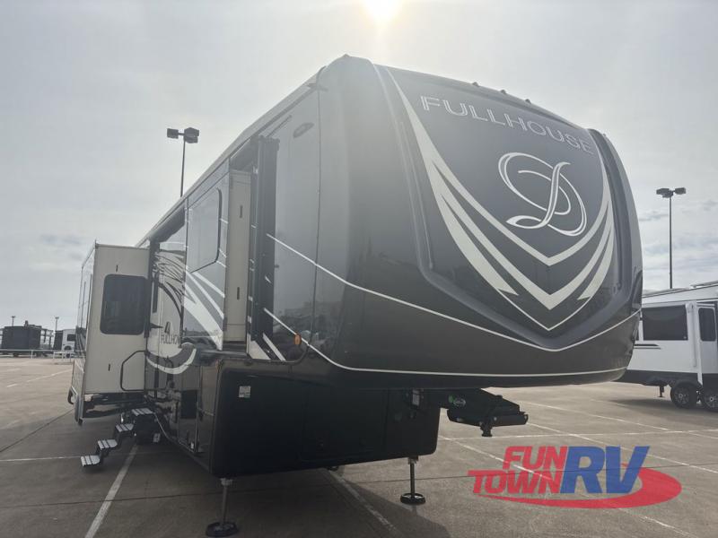 RV listing image