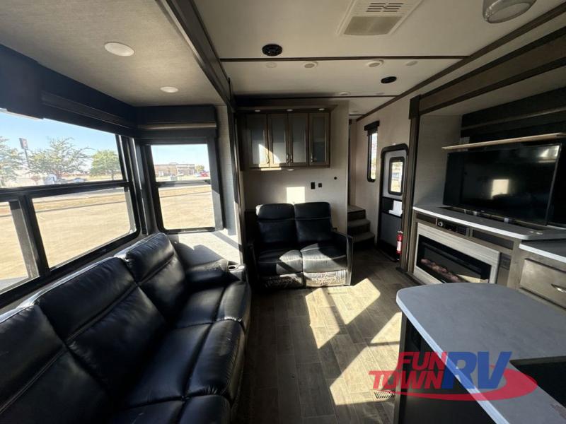 RV listing image