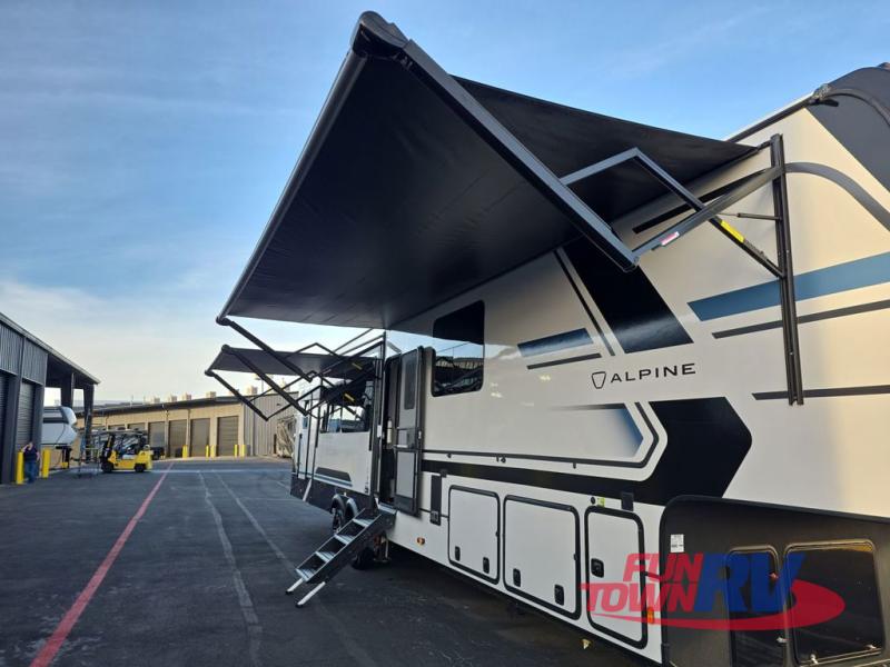 RV listing image