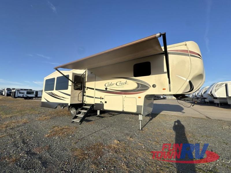RV listing image