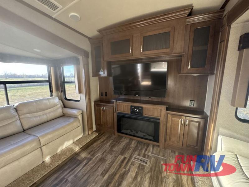 RV listing image