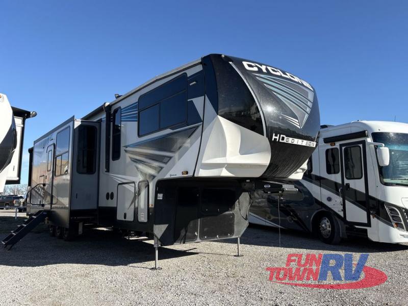 RV listing image