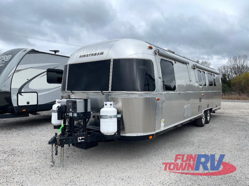 RV listing image