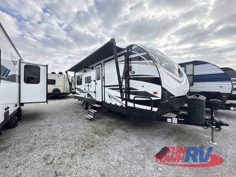 RV listing image