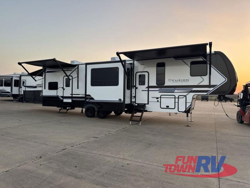 RV listing image