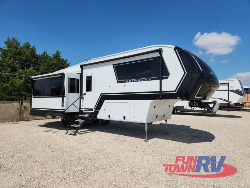 RV listing image
