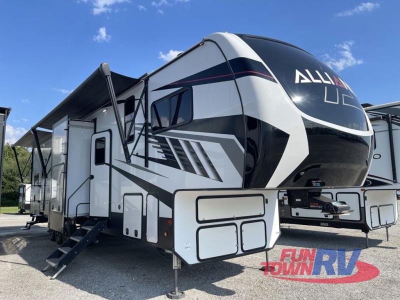 Alliance RV Valor Image
