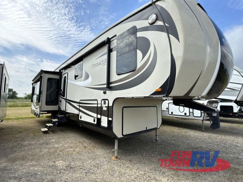 Jayco Pinnacle Image