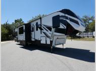 Used 2022 Dutchmen RV Voltage 4015 image