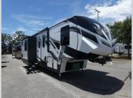 Used 2022 Dutchmen RV Voltage 4225 image