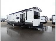 Used 2022 Forest River RV Wildwood Lodge 40FDEN image