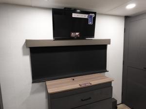 Valor 36V11 Photo