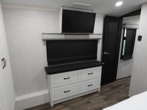 North Point 381CKRE Photo