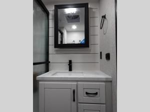 North Point 381CKRE Photo