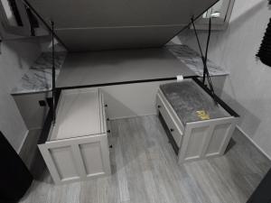 Apex Ultra-Lite 188RBST Photo