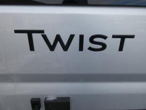 Twist 2JB Photo