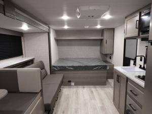 Hideout Sport Single Axle 186SS Photo